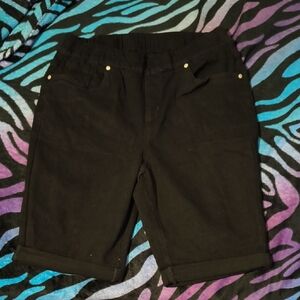 NWT BloomChic | Black Women's Shorts Bermudas